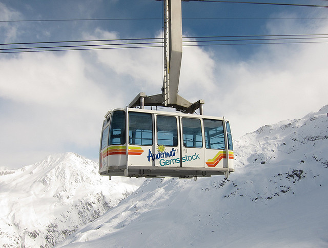 Ski Andermatt by train