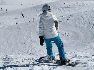 Skiën en snowboarden in grimmialp  (c) Nic Oatridge