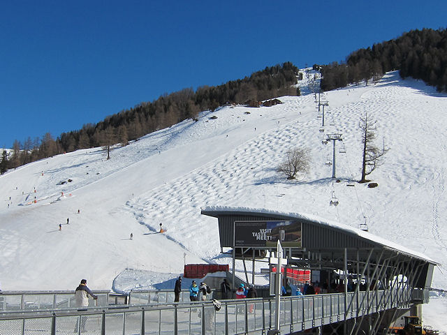 Ski and Snowboard Siviez
