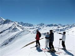 Snowboard and Ski lauterbrunnen (c) Nic Oatridge